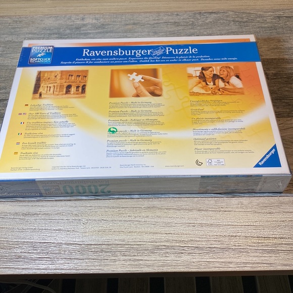 Ravensburger 2000 piece puzzle Wisdom Whale - Picture 3 of 5